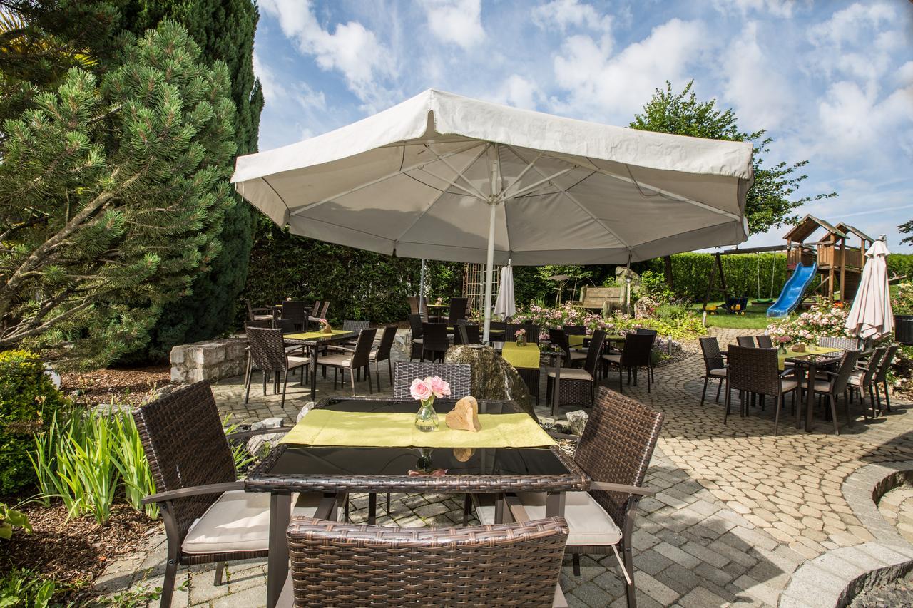 Hotel & Restaurant "Am Obstgarten" Oberteuringen Exterior photo